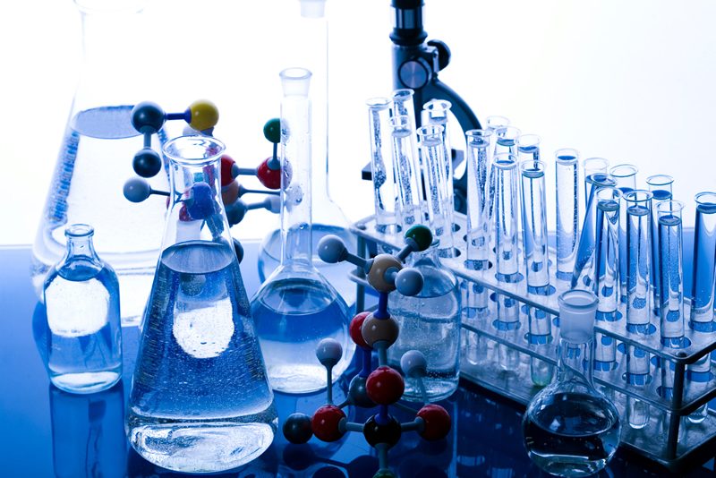Óleo branco medicinal em laboratório